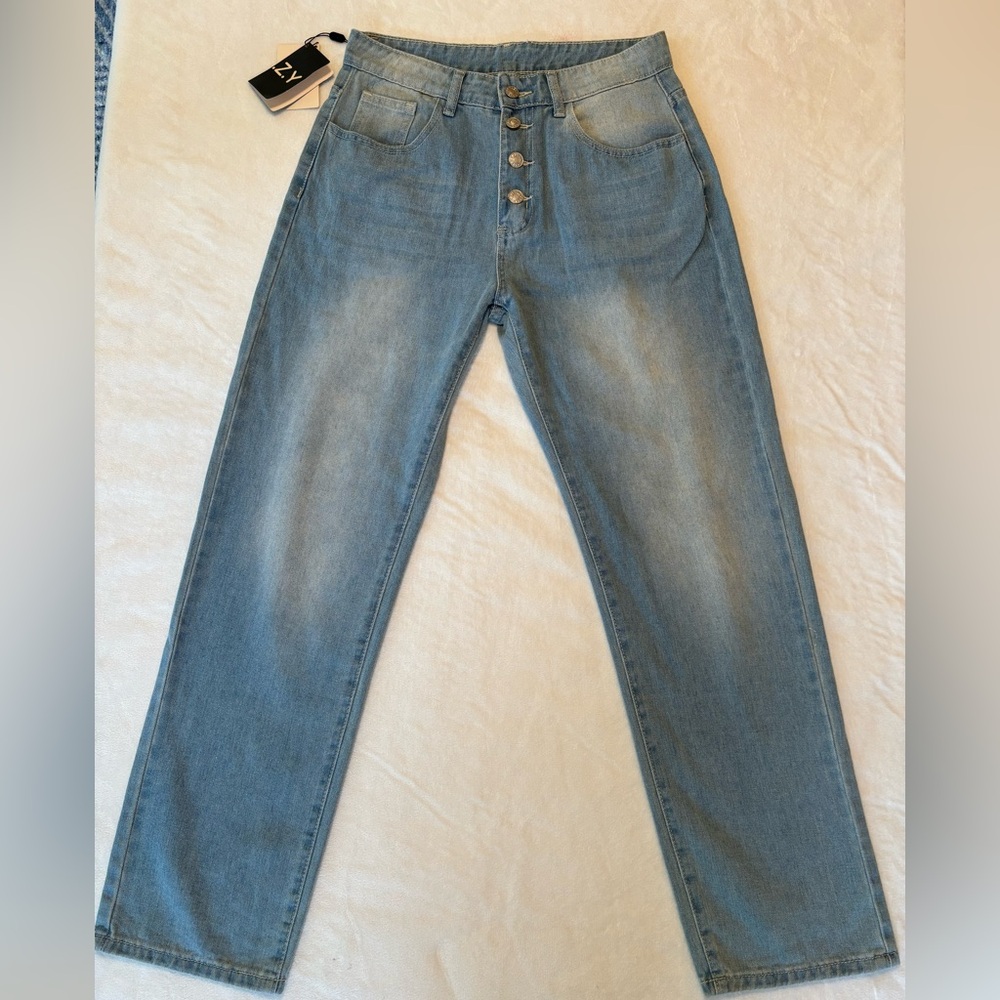 NWT C.O.Z.Y Light Wash Wide Leg Jeans Size M